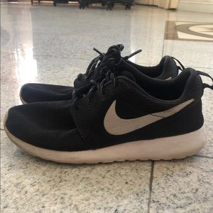 Nike Roshes (Women)